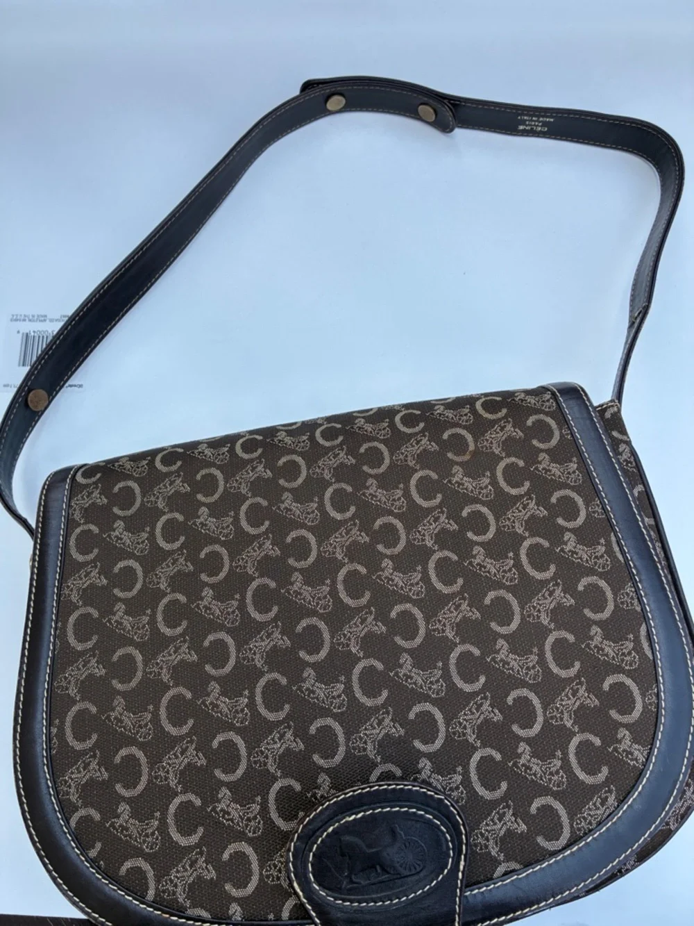 Pre-loveAuthentic Celine Vintage Brown Handbag – Timeless Chic Style - Picture 6 of 16